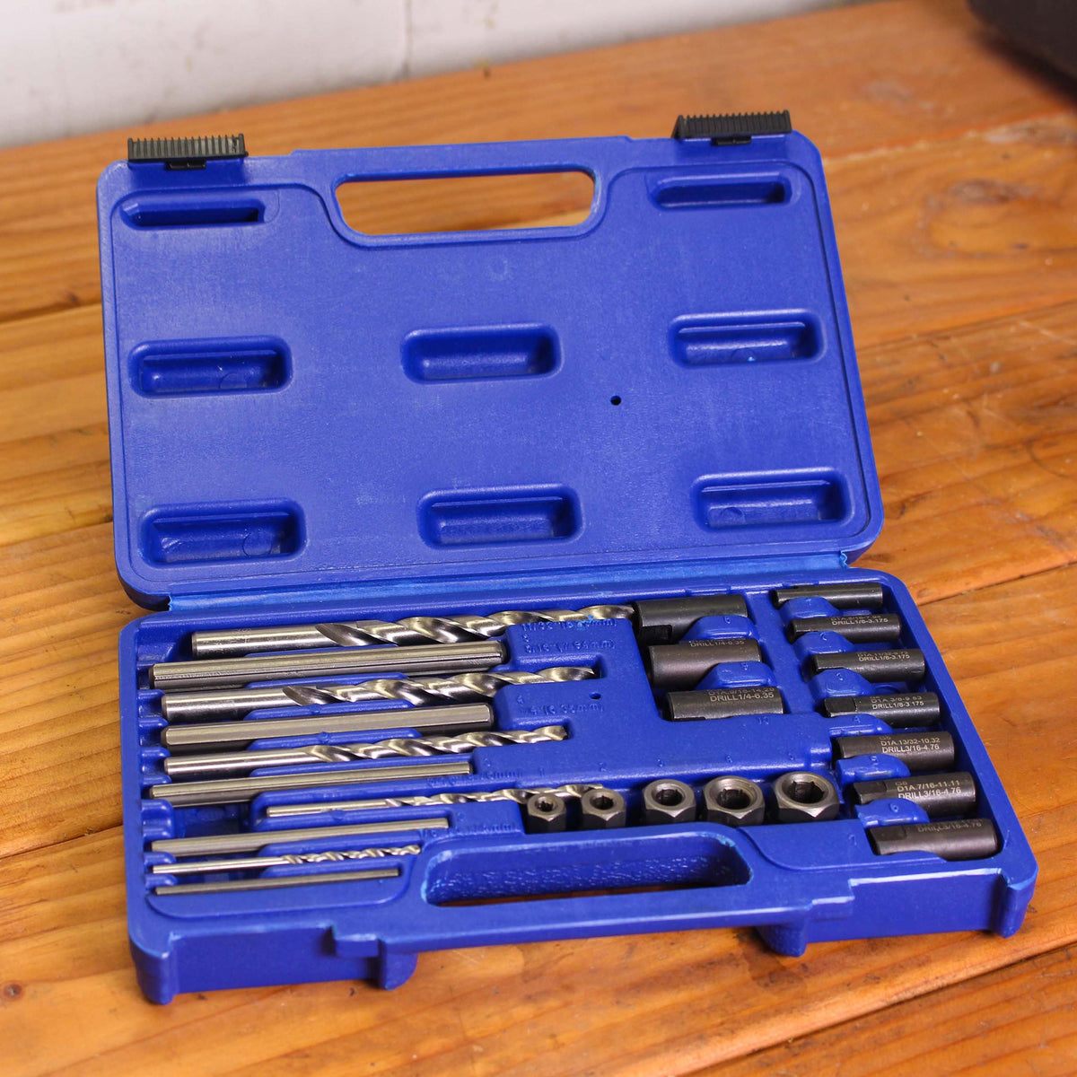 Screw Extractor 25 pc Remover Set – Screw Bolt Nut Extraction Tool Kit